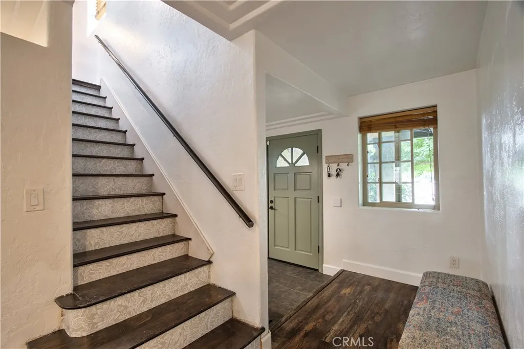https://cdn.realtyfeed.com/cdn/127/306562671/f65b3ab3346acc3bfcd10ac74ba04ab0.webp