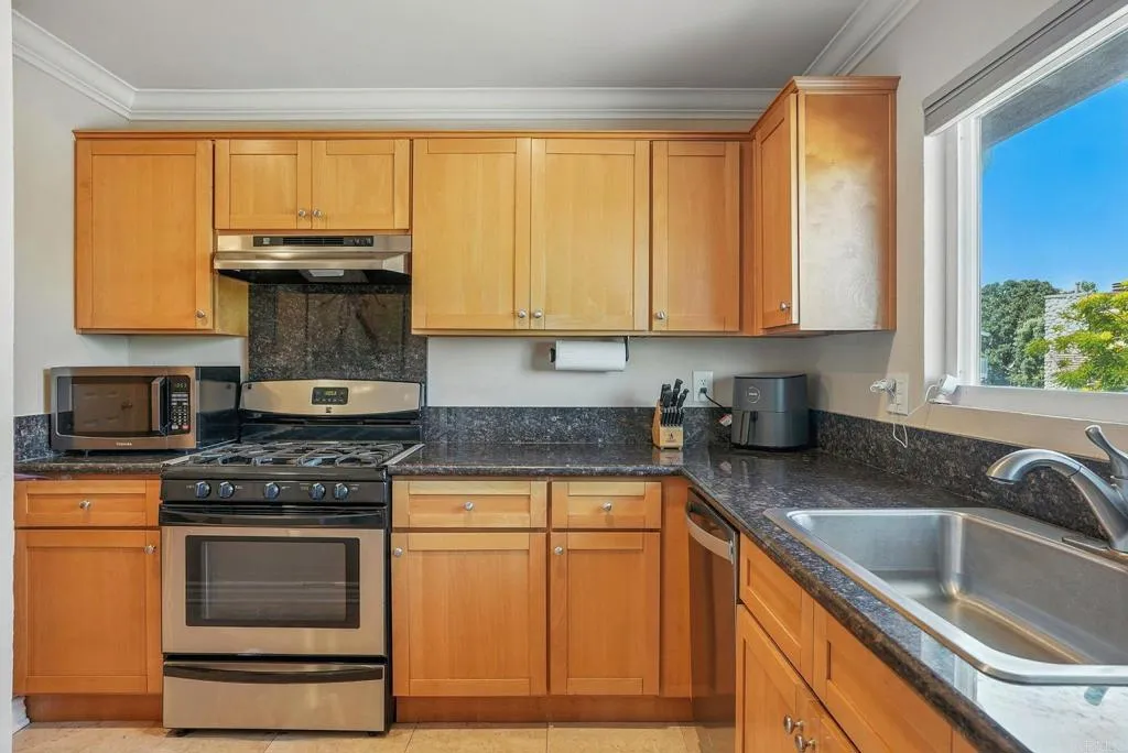 https://cdn.realtyfeed.com/cdn/127/306562694/1ce0ab77fa095418f7fbce75440f2d7f.webp