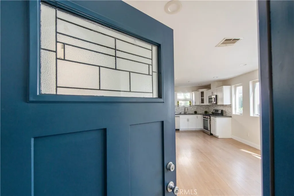 Los Angeles, CA 90004