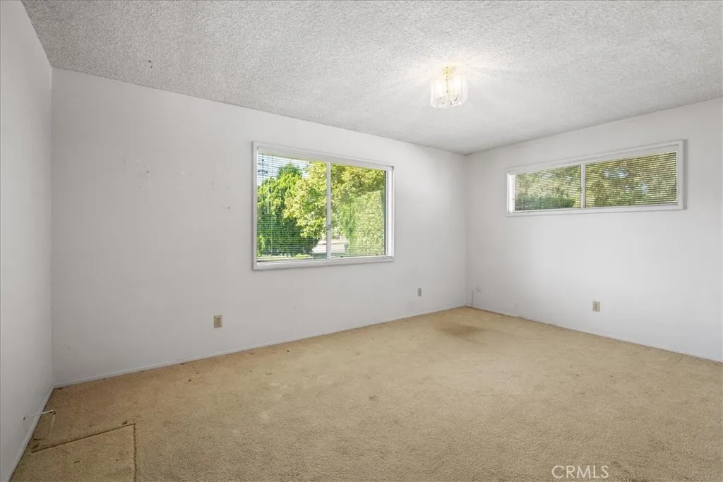 https://cdn.realtyfeed.com/cdn/127/306562773/dd48b9c6e51100027be168ba9ecfa312.webp