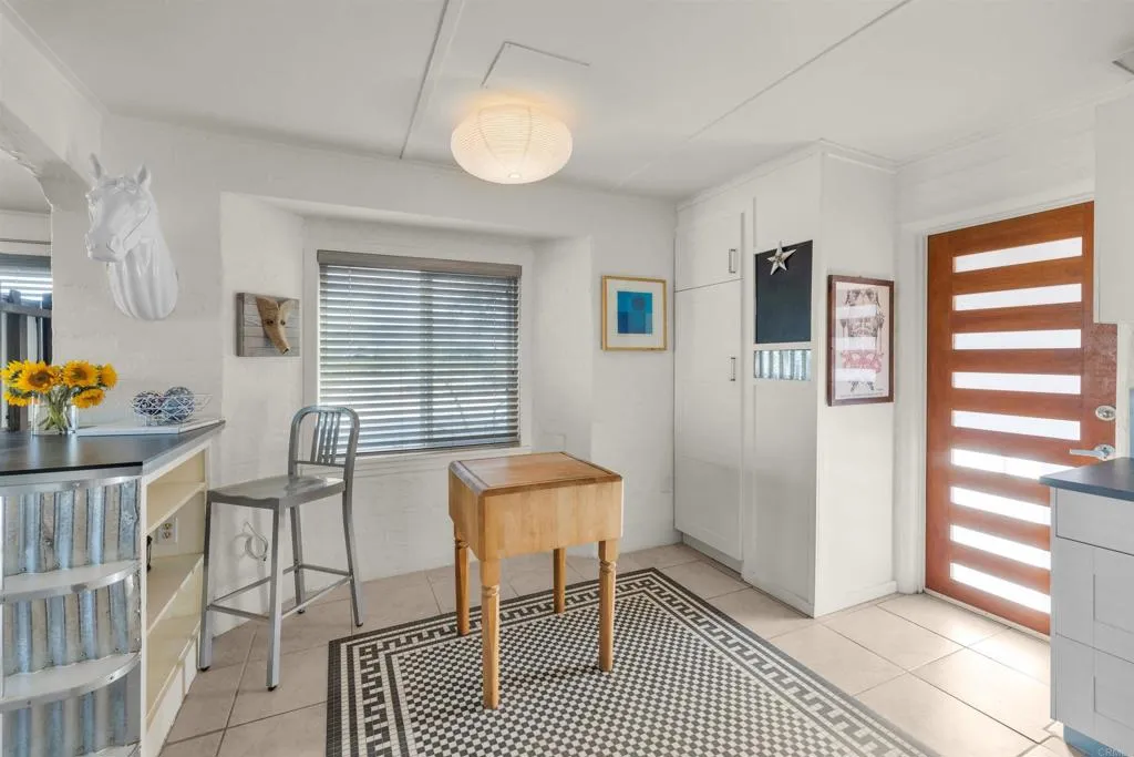 https://cdn.realtyfeed.com/cdn/127/306562778/94aa24b1ec3fc1df799bdf980dfe02f5.webp