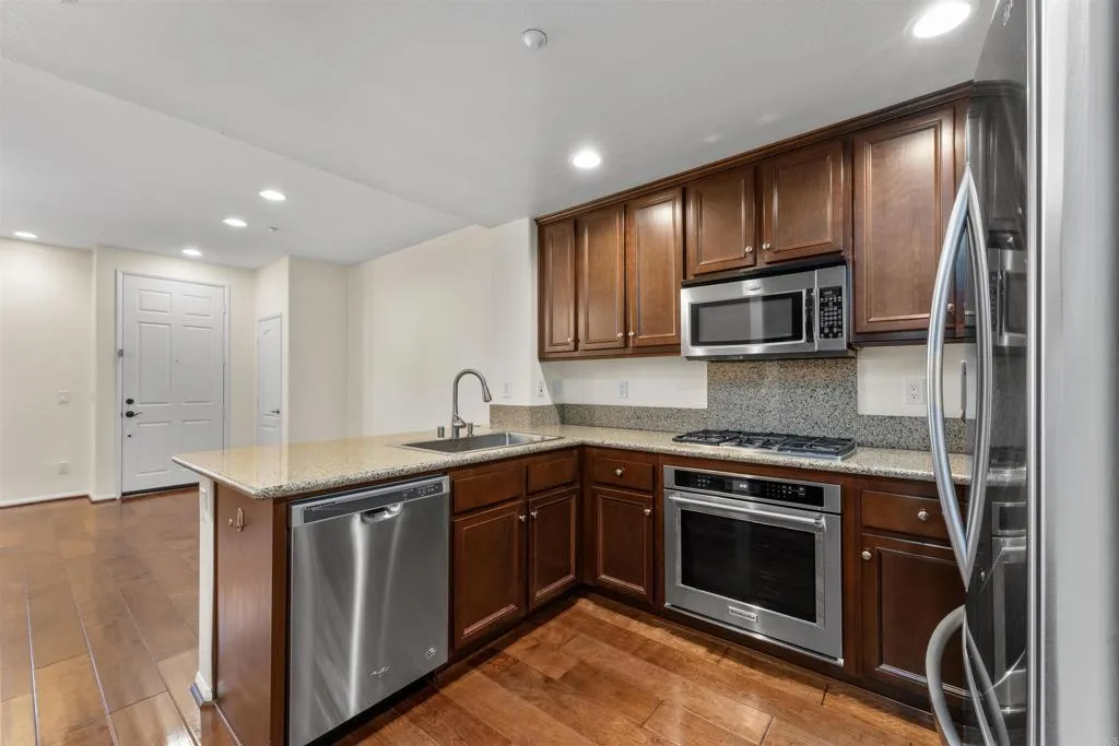 https://cdn.realtyfeed.com/cdn/127/306562801/01a20bce24c4f91749622461f1a076c2.webp