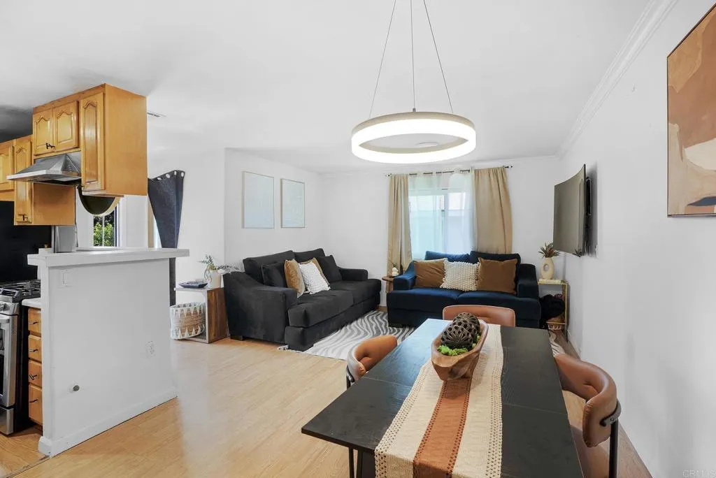 https://cdn.realtyfeed.com/cdn/127/306562851/00be23fa3f349bffbd25d16fffffc2ae.webp