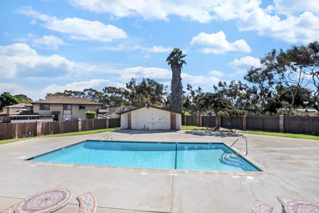 https://cdn.realtyfeed.com/cdn/127/306562851/43fbe1c69beafe5a04bc3d35aad30d41.webp