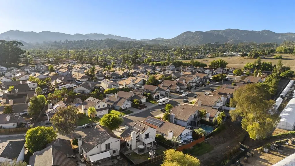 https://cdn.realtyfeed.com/cdn/127/306562874/09f1651fc972e5c3994e456a489cb3f8.webp