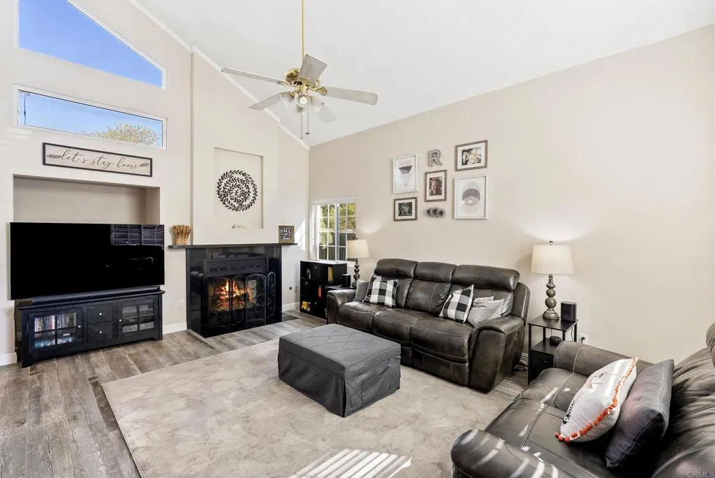 https://cdn.realtyfeed.com/cdn/127/306562874/30a5ff23fdffef9138390618866d80d5.webp