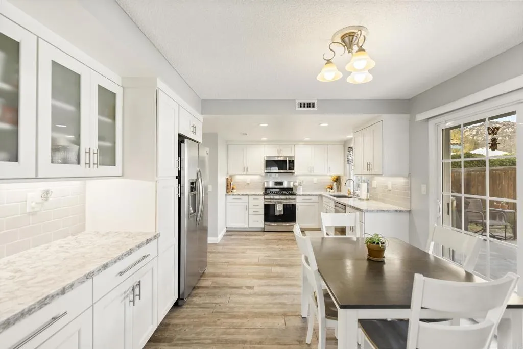 https://cdn.realtyfeed.com/cdn/127/306562874/64f6a202376cf7d435e9171c9a9eefe6.webp