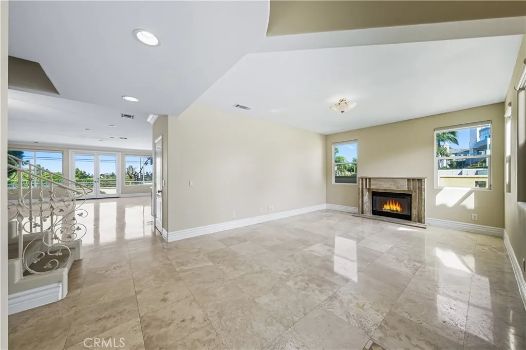 https://cdn.realtyfeed.com/cdn/127/306562990/14a5d9afa13aa4c8d279d7a7d8f29b77.webp