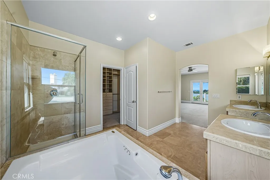 https://cdn.realtyfeed.com/cdn/127/306562990/61b5f32b7bfb578cd65709b39bbbd517.webp