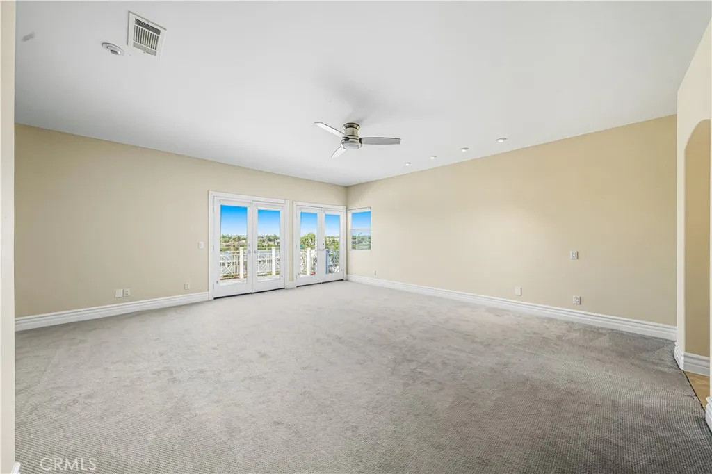 https://cdn.realtyfeed.com/cdn/127/306562990/8befc81e90d634652ce04dc5d371d4c3.webp