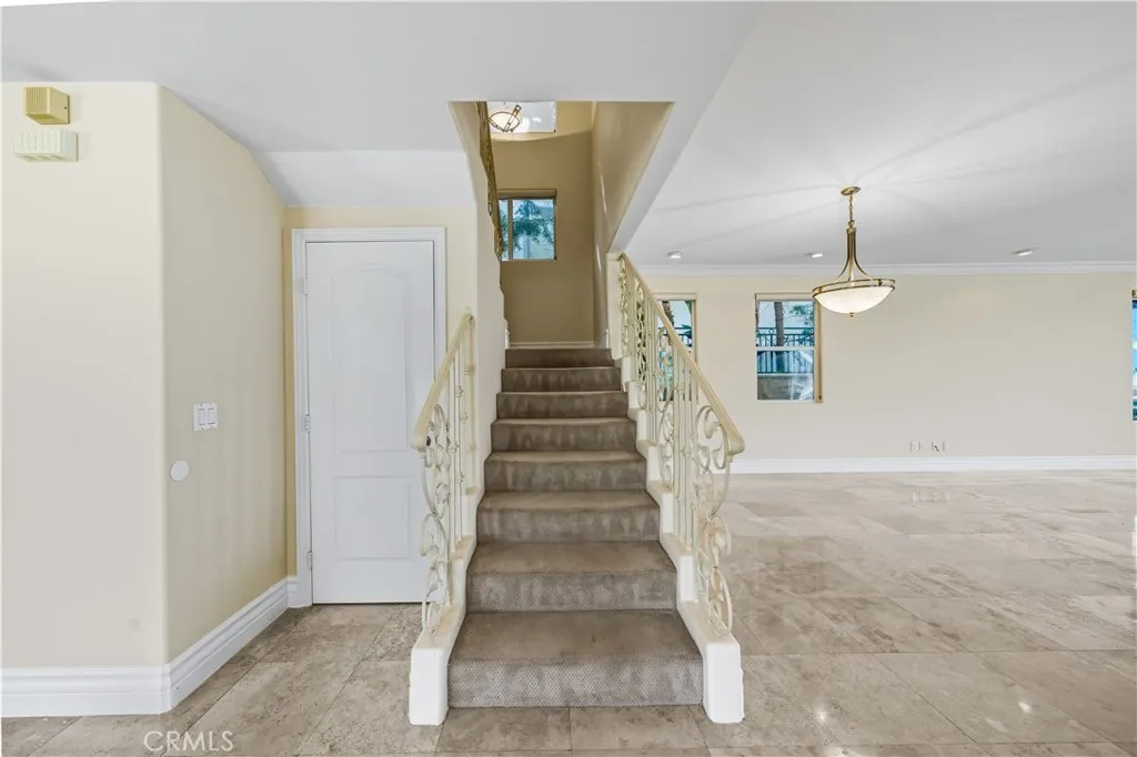 https://cdn.realtyfeed.com/cdn/127/306562990/98d02d0fe5d9e6e45e2a9c2f29391f1f.webp