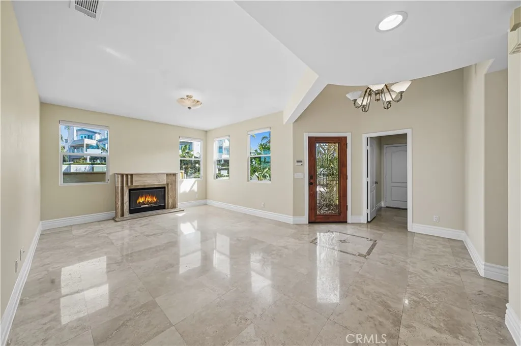 https://cdn.realtyfeed.com/cdn/127/306562990/9cc13963b6430d1bbc0a4048a779a260.webp