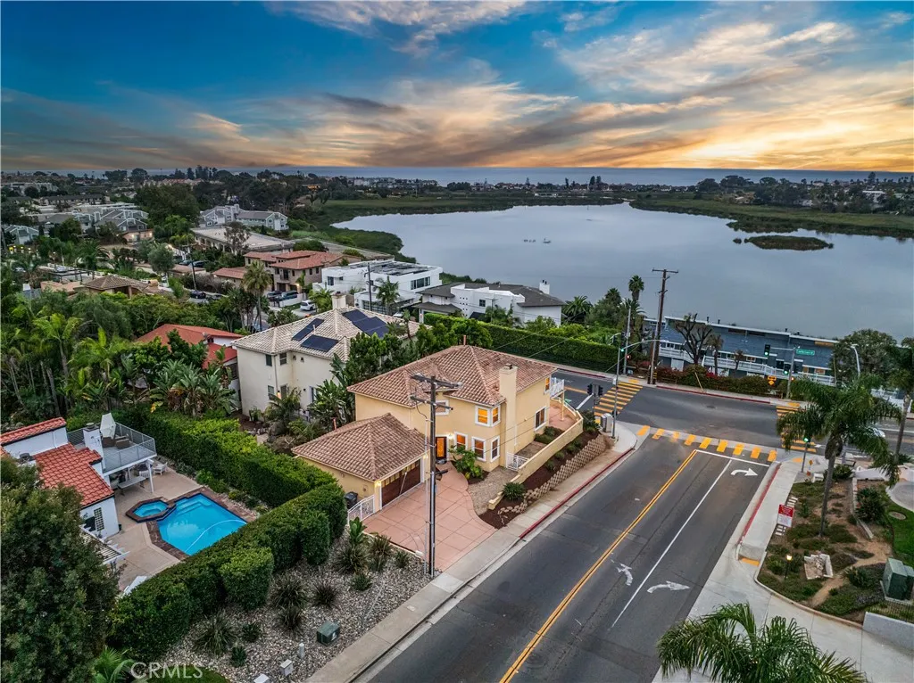 https://cdn.realtyfeed.com/cdn/127/306562990/b093e69971a149a643caf8debeef108a.webp