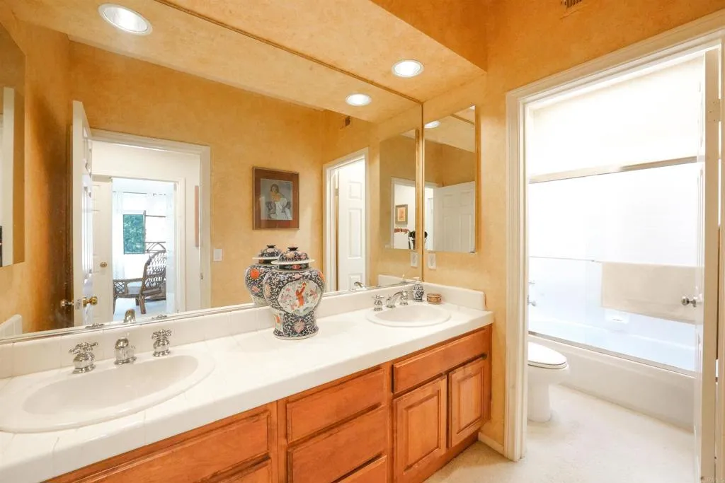 https://cdn.realtyfeed.com/cdn/127/306563004/0df144d79f1ac2263c56c5282da05cb4.webp