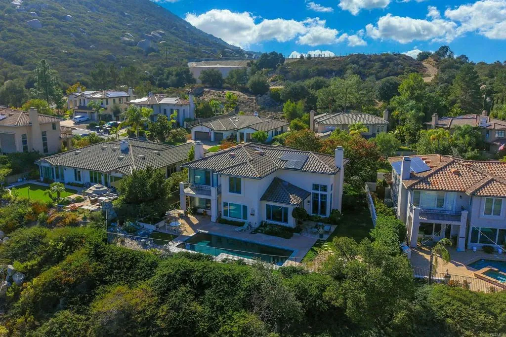 https://cdn.realtyfeed.com/cdn/127/306563004/4833e1e952c2d9455bef96fac801b3e1.webp