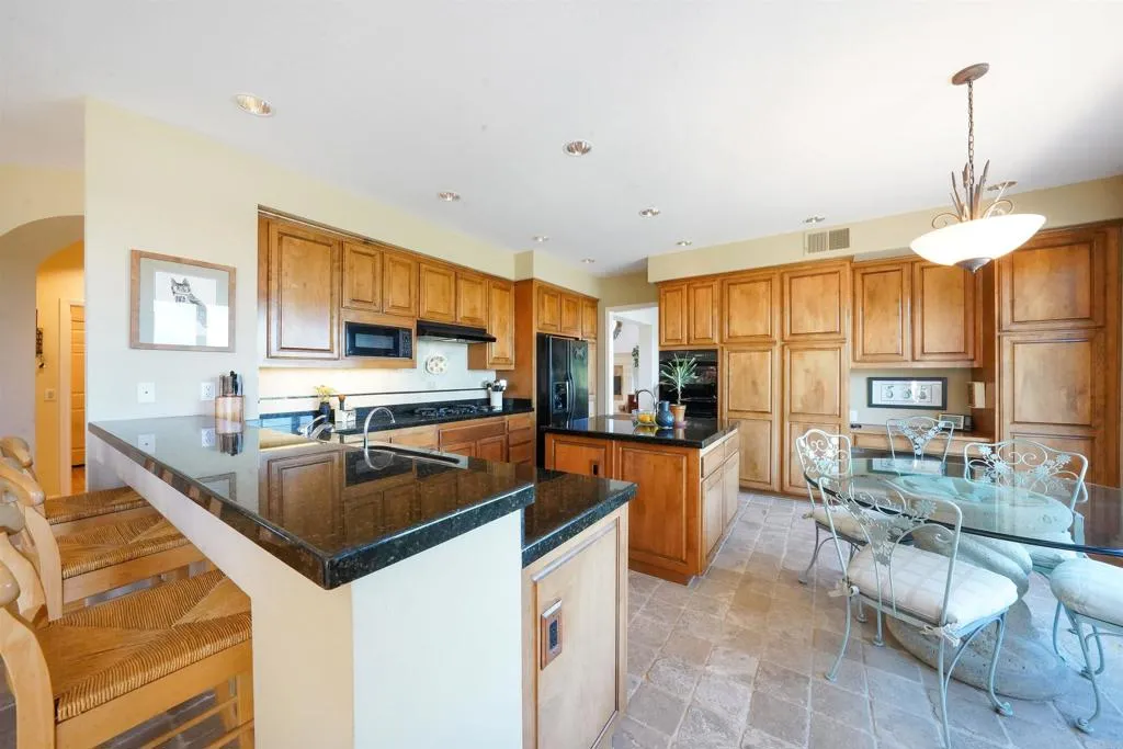 https://cdn.realtyfeed.com/cdn/127/306563004/4fe1e071dfdcebdc9df754bab203aaba.webp
