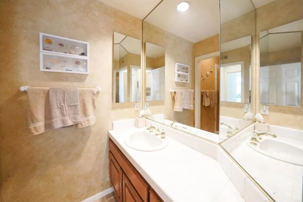 https://cdn.realtyfeed.com/cdn/127/306563004/a4e8ea2088a5f383e16b11bea44385ca.webp