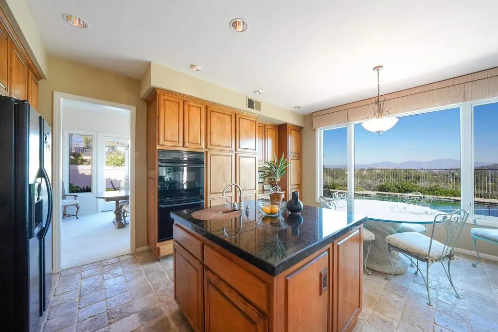 https://cdn.realtyfeed.com/cdn/127/306563004/af6f8287bfdd5f430828b3caa716e647.webp