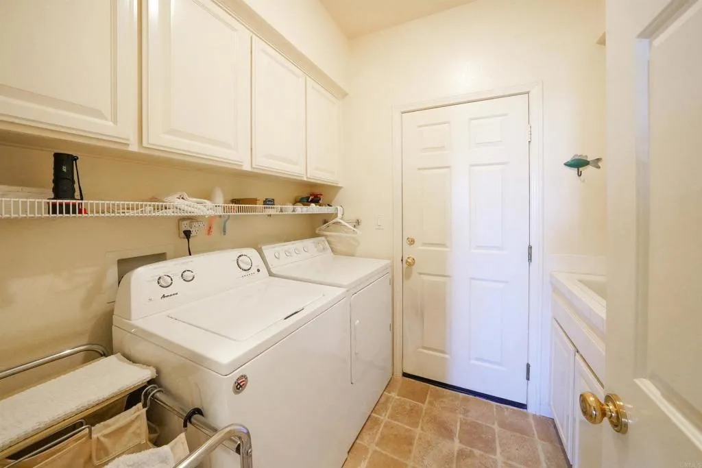 https://cdn.realtyfeed.com/cdn/127/306563004/eb6832a31d165e68b12cafff8431a446.webp
