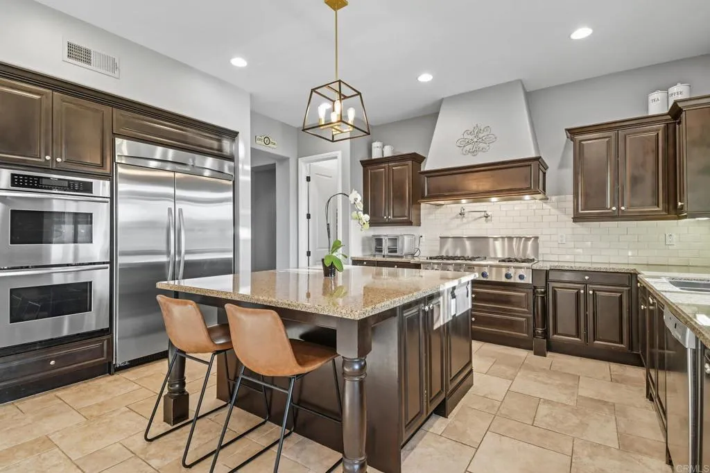 https://cdn.realtyfeed.com/cdn/127/306563041/f39643d9d0ff761dee4a5390b327c9db.webp