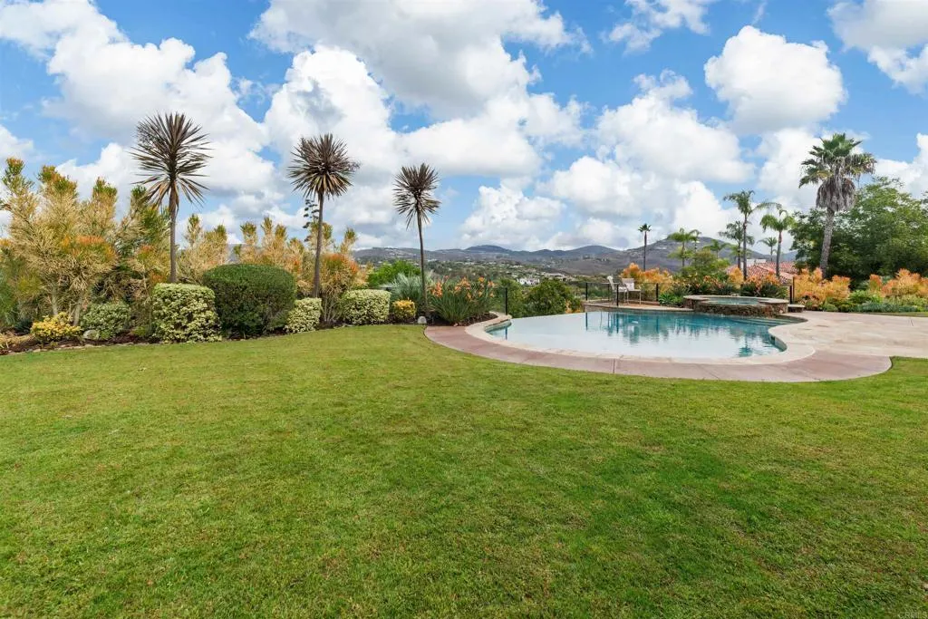 https://cdn.realtyfeed.com/cdn/127/306563062/06a5631fc58445120e36482a6e93883d.webp