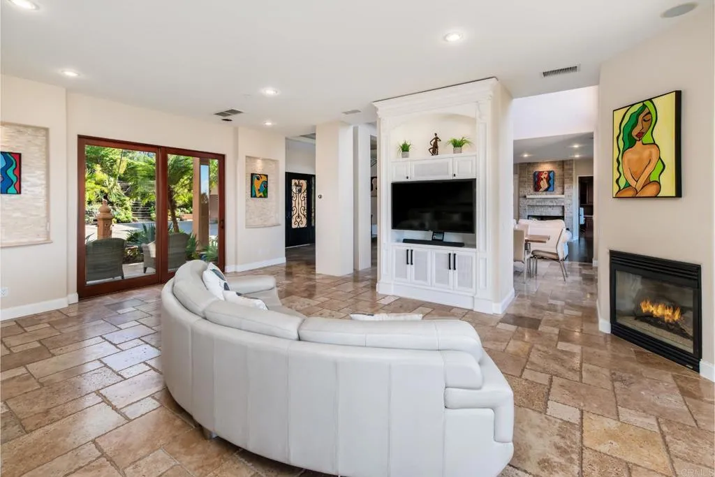 https://cdn.realtyfeed.com/cdn/127/306563062/125debe04e5cb160e2fdabde59589716.webp