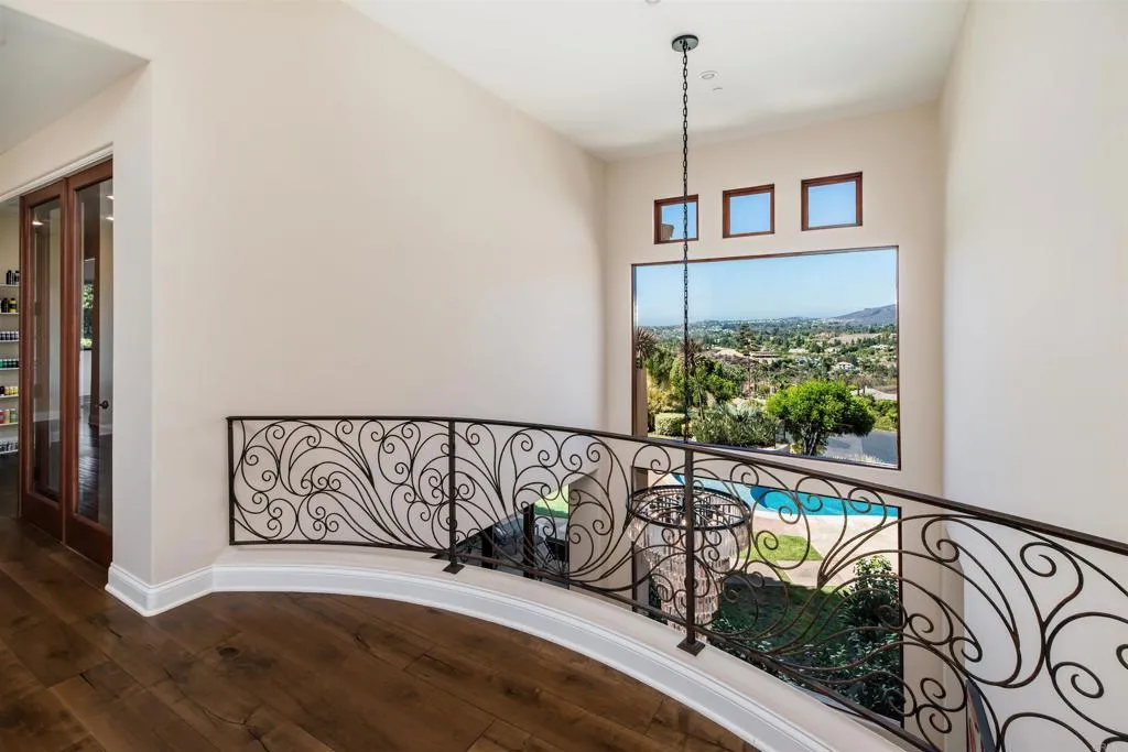 https://cdn.realtyfeed.com/cdn/127/306563062/3fae5690fadda0252c9a199d04b865a9.webp