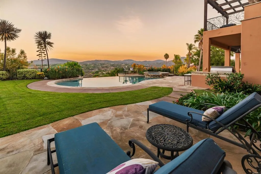 https://cdn.realtyfeed.com/cdn/127/306563062/42ca4757d15b1eef7071a072b34d80f1.webp
