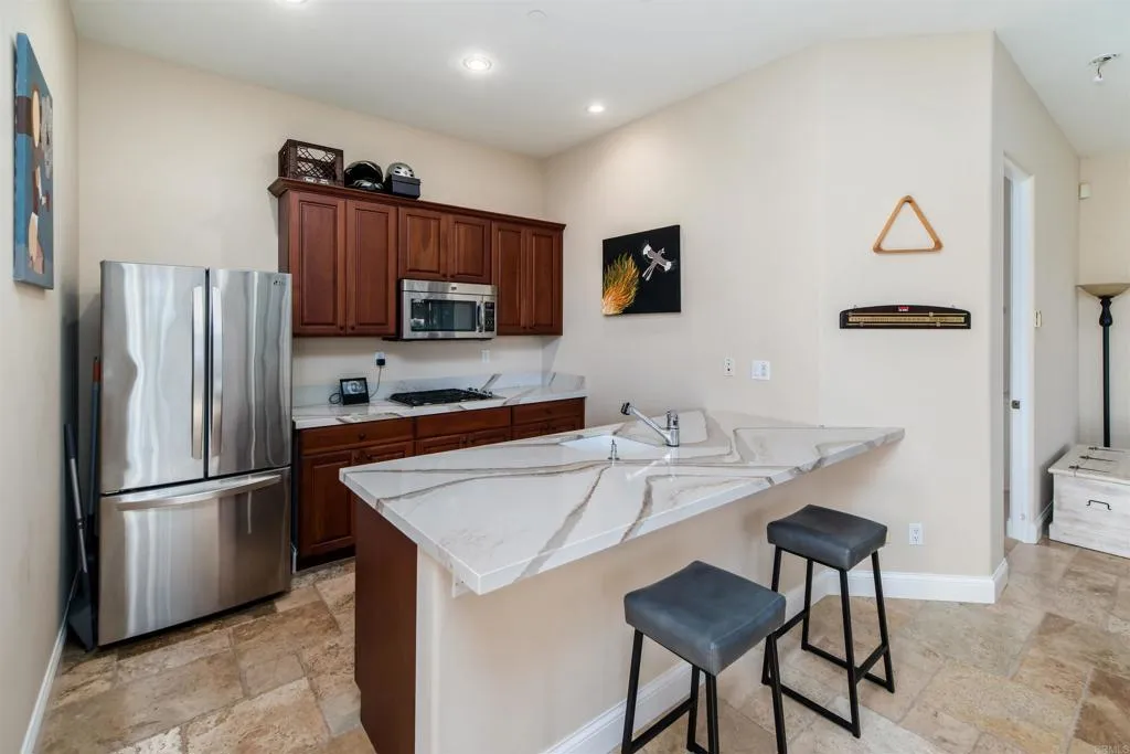 https://cdn.realtyfeed.com/cdn/127/306563062/490edaf6ae8889861cae6d2ff39f2b95.webp