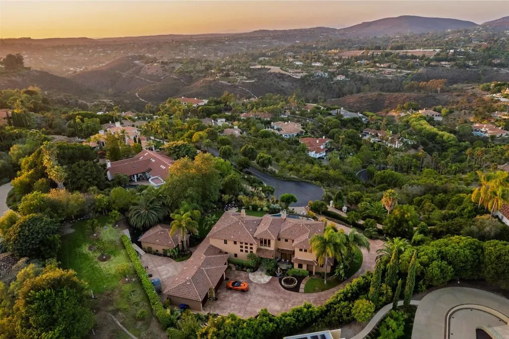 https://cdn.realtyfeed.com/cdn/127/306563062/573fff6b1275c5d7cda1a95f4d9160bc.webp