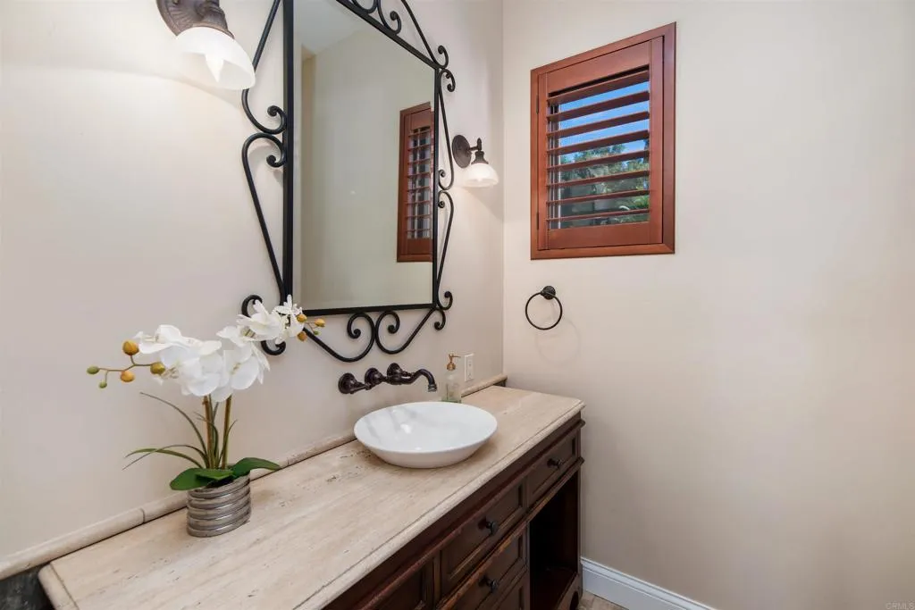 https://cdn.realtyfeed.com/cdn/127/306563062/615b54c5cadcccecd4cb07f5f131a16c.webp