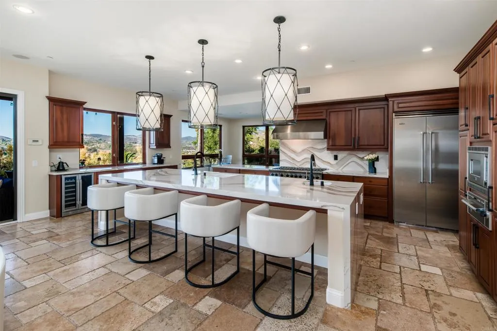 https://cdn.realtyfeed.com/cdn/127/306563062/6485bd584507e6f0a1e5d8dd94a11cdb.webp