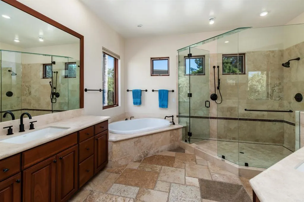 https://cdn.realtyfeed.com/cdn/127/306563062/813245016da8330636d7b478f348e117.webp