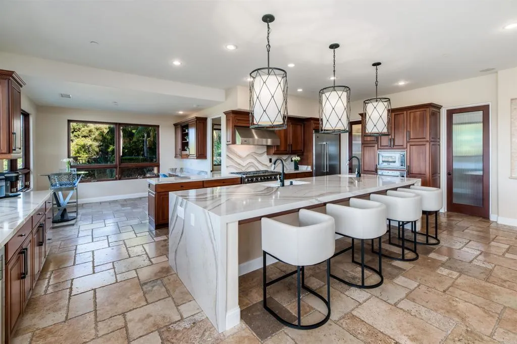 https://cdn.realtyfeed.com/cdn/127/306563062/b26ebc9921094b8201d6576f1a503048.webp