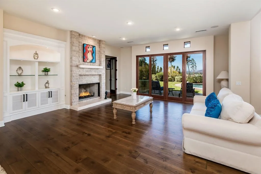 https://cdn.realtyfeed.com/cdn/127/306563062/fa40de297cbd8b6978122b81bee6b6e0.webp