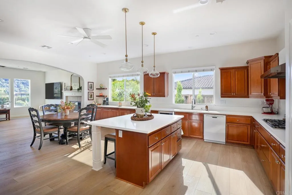 https://cdn.realtyfeed.com/cdn/127/306563063/2ba22308d66c248b22029e5c568df9eb.webp