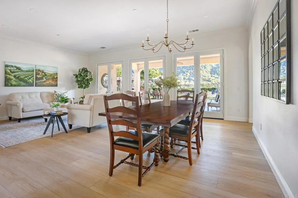 https://cdn.realtyfeed.com/cdn/127/306563063/33f0399d96e9b052b1d0d0c57851fc12.webp