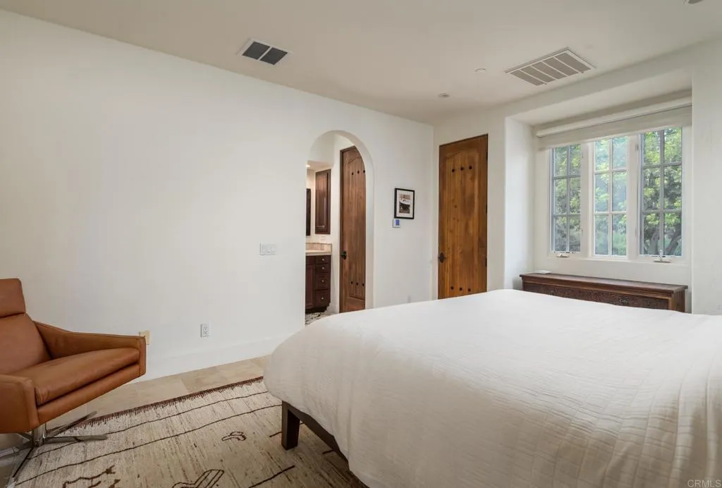 https://cdn.realtyfeed.com/cdn/127/306563097/a61dc08c16eac319a6e64815018e0c9e.webp