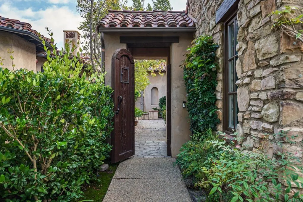 https://cdn.realtyfeed.com/cdn/127/306563097/efaa8fc2b8e9aaa4875071e7b90ec0f1.webp