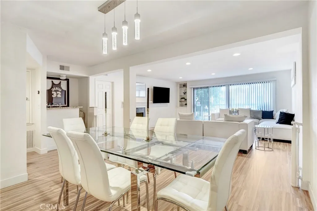 18324 Clark Unit 119, Tarzana, CA 91356 - Photo 2 of 13, Tarzana, CA