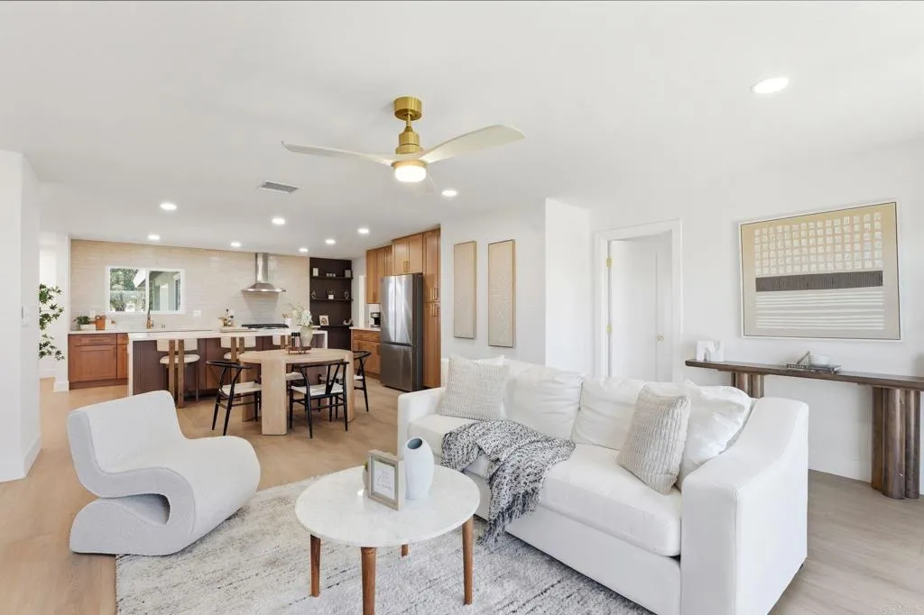 https://cdn.realtyfeed.com/cdn/127/306563188/7d69b97bad3840c58bb01ca25c1bad04.webp