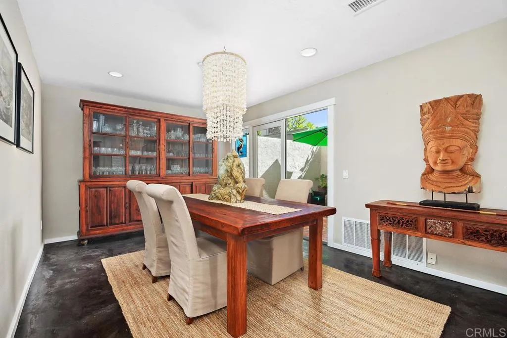 https://cdn.realtyfeed.com/cdn/127/306563207/6d6d8d0c8d50a74592c96a0c1d0024f3.webp