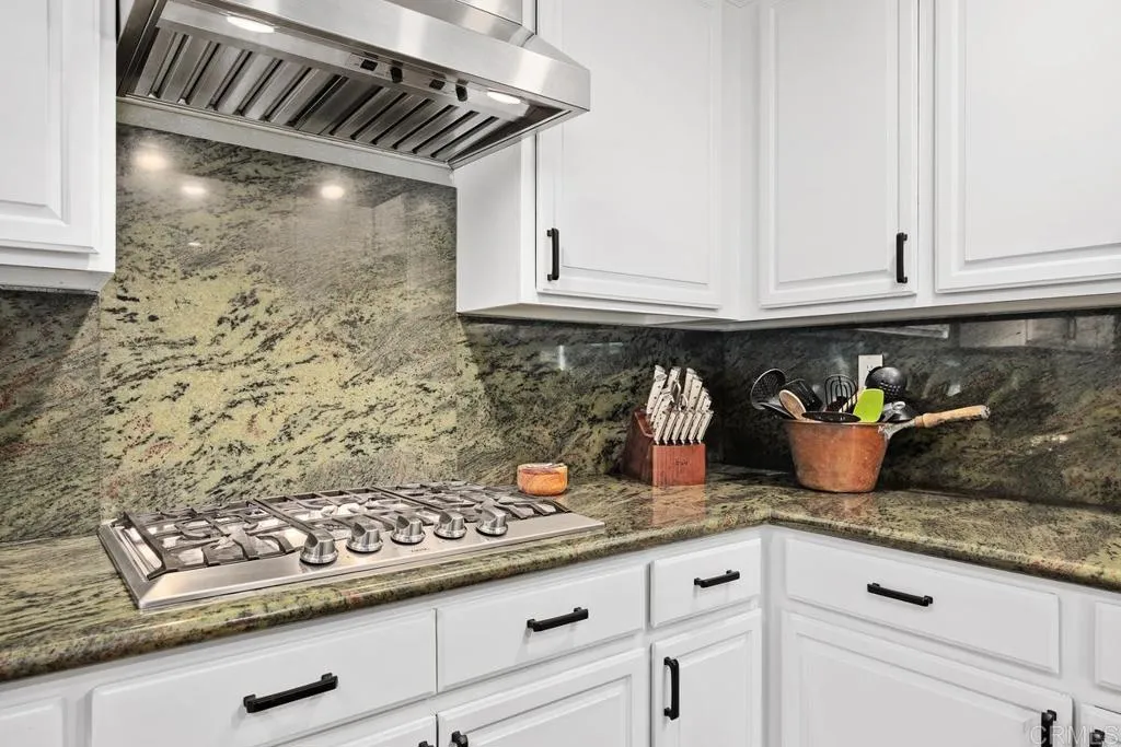 https://cdn.realtyfeed.com/cdn/127/306563207/8576964d29023424b39a0afd8c7da632.webp