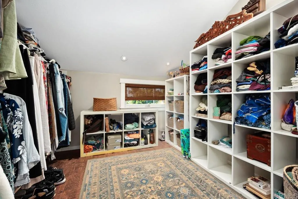 https://cdn.realtyfeed.com/cdn/127/306563207/8c9452fbcc342ecdc7d68226ee2c30fe.webp