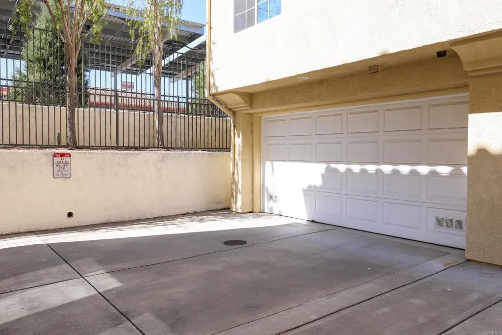 https://cdn.realtyfeed.com/cdn/127/306563219/ce55582cf58013a4b00821d49096f9a5.webp