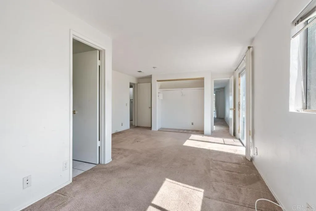 https://cdn.realtyfeed.com/cdn/127/306563282/09ceb4aa45163da57b3b81f9b3529eed.webp
