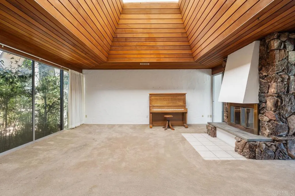 https://cdn.realtyfeed.com/cdn/127/306563282/ce8c095e143b42315953ccfaf9ef2d89.webp
