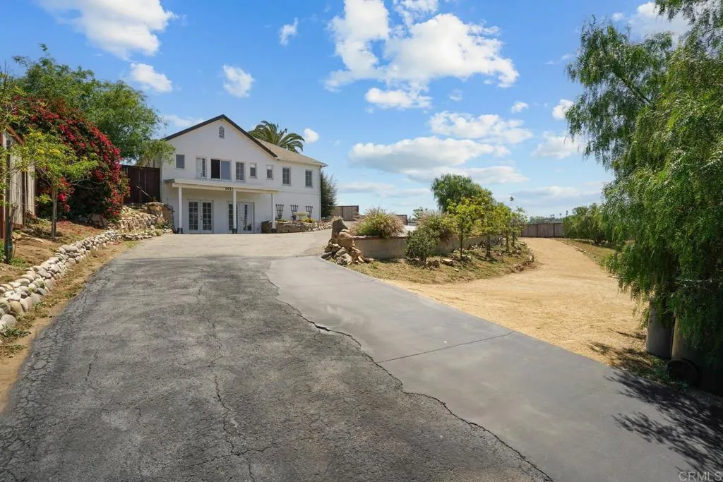 https://cdn.realtyfeed.com/cdn/127/306563365/713d8d0f246509373553215512d2ca03.webp