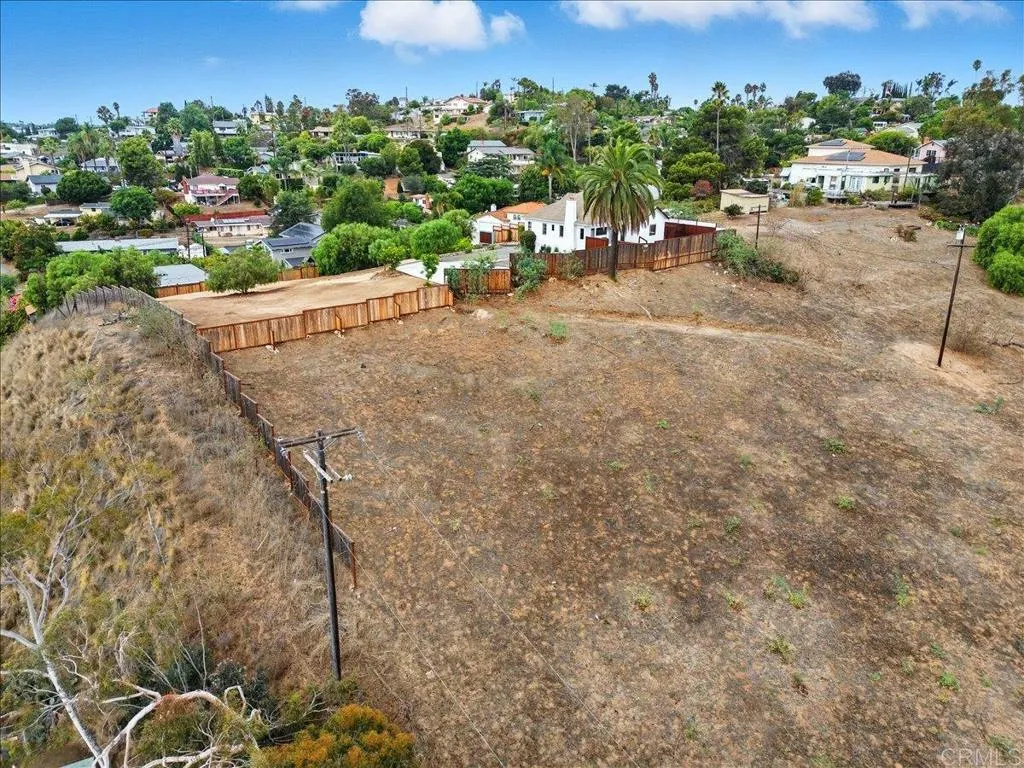 https://cdn.realtyfeed.com/cdn/127/306563365/f8dde1377753dda35c67622df31cb1e2.webp