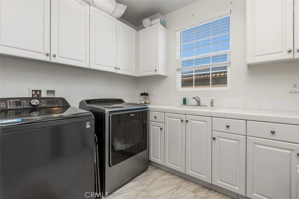 https://cdn.realtyfeed.com/cdn/127/306563381/732973845b20894a8879ae20f5f197f8.webp
